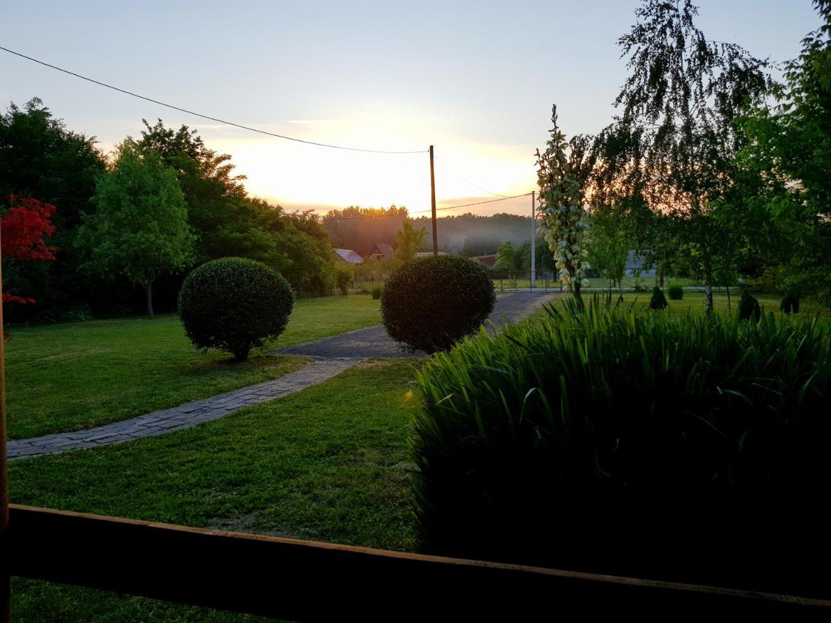 Villa Kuca Za Odmor Rubic à Vinkovci Extérieur photo